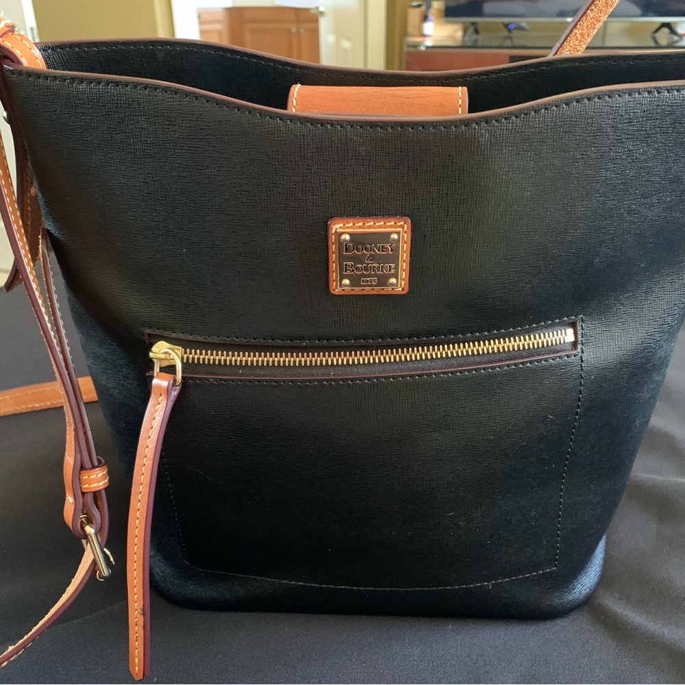 Dooney & Bourke Ridley Black and Tan Shoulder Bag with Adjustable Strap